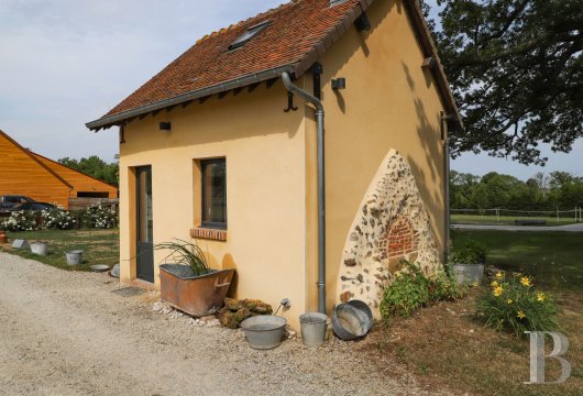 A former 18th century farmhouse with carefully renovated outbuildings on the edge of a forest in Perche - photo  n°36